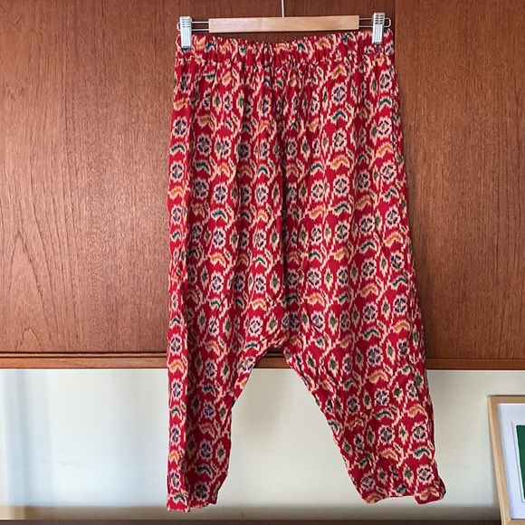 Urban Outfitters Pants - Urban Outfitters beach lounge ikat capris